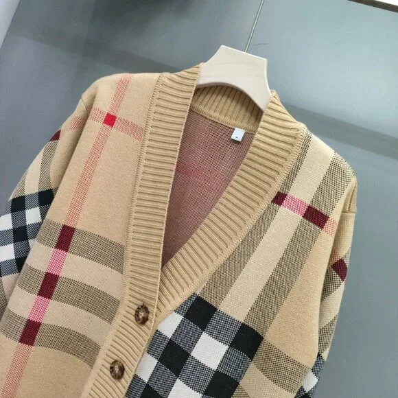 Burberry check single-breasted long-sleeve knit sweater